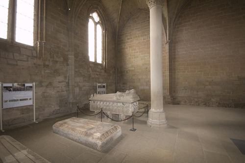 Vista lateral de la sala capitular de Cañas